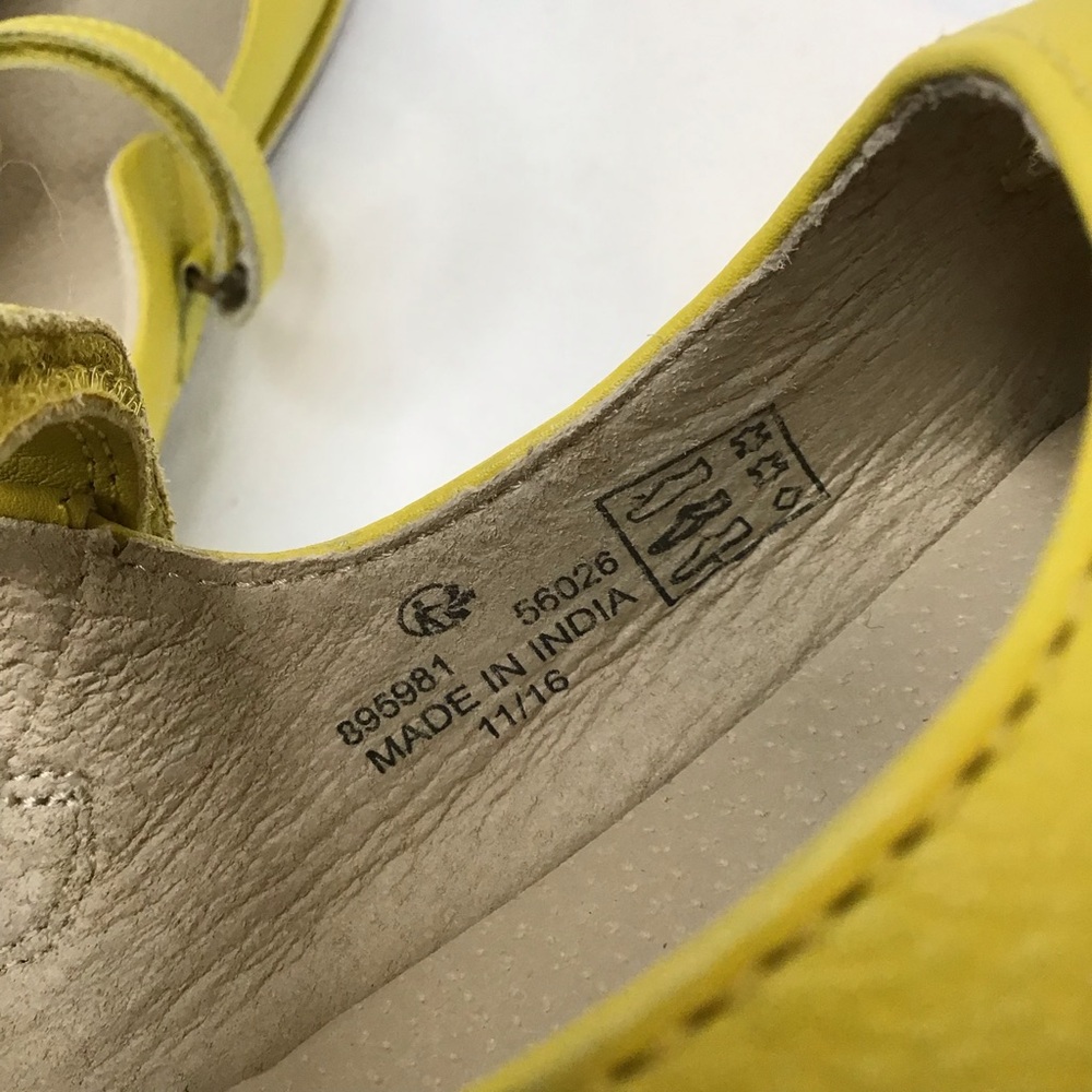 MINI BODEN Yellow Leather Mary Jane Flats with Perforated Detail 39 - Picture 7 of 7